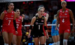 A Milli Kadın Voleybol takımı çeyrek finalde! Slovenya’yı set vermeden geçti
