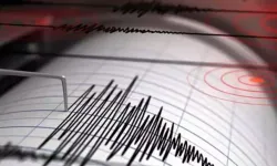 Afganistan’da panik: 5.6’lık deprem halkı sokağa döktü!