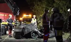 Almanya’da baba ve iki çocuğu araçta yanarak can verdi