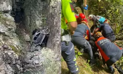 Araç uçuruma yuvarlandı: 1 ölü, 1 yaralı