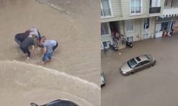 Şiddetli sağanak hayatı felç etti, cadde ve sokaklar sular altında kaldı