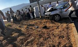 Feci kaza: Otomobil ve minibüs çarpıştı, yaralılar var!