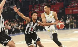 Fenerbahçe-Beşiktaş Cumhurbaşkanlığı Kupası maçında şok anlar! Hakemler sahadan ayrıldı