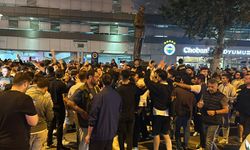Fenerbahçe’de yeni dönem: Sadettin Saran başkanlığa seçildi, kutlamalar sokaklara taştı