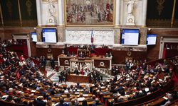 Fransa’da Bayrou hükümeti güvenoyu alamadı: 1958’den bu yana bir ilk