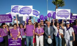 Güzelbahçe'de Alzheimer farkındalığı için yürüyüş yapıldı