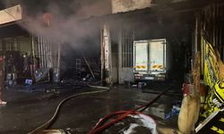 İzmir Kemalpaşa’da sanayi sitesinde büyük facia: 8 iş yeri ve 3 araç kül oldu!