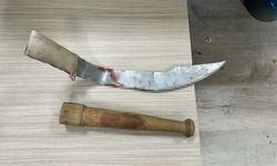 İzmir'de kayınpeder ve damat arasında palalı kavga: Hayati tehlike sürüyor