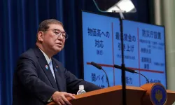 Japonya Başbakanı kararıyla siyaseti sarstı