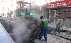Konak'ta sokaklar yenileniyor: Asfaltlama çalışmaları hız kesmiyor