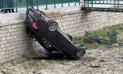 Kontrolden çıkan araç kanala uçtu: Genç kadın hayatını kaybetti!