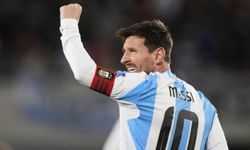 Lionel Messi Arjantin'e gözyaşlarıyla veda etti