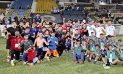 Menemen FK üst üste galibiyetlerle zirve yarışında