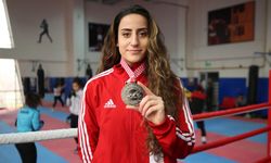Milli boksör Gizem Özer Dünya Boks Şampiyonası’ndan diskalifiye edildi