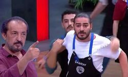 Masterchef'te Mehmet şef ile kavga eden Çağatay af diledi, el öptü!
