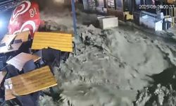 Şiddetli yağış hayatı felç etti: Evler ve iş yerleri suya gömüldü!