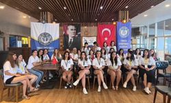 Soroptimistler, genç bursiyerleri Gençlik Kampı'nda ağırlıyor
