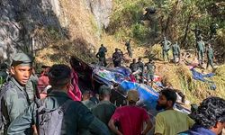 Sri Lanka'da yolcu otobüsü uçuruma yuvarlandı: 15 ölü, 16 yaralı