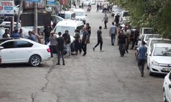 Tartışma silahlı kavgaya dönüştü: Araçlar hasar gördü, 3 yaralı!