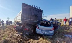 Tır ile otomobilin çarpıştığı kazada üniversite öğrencisi hayatını kaybetti