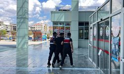 Trafikte şerit kavgası kanlı bitti: 1 yaralı, 1 tutuklama