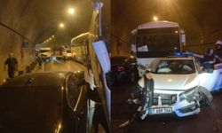 Tünelde 8 aracın karıştığı zincirleme kaza: Çok sayıda yaralı var!