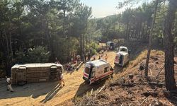 Tur faciası: Minibüs devrildi, yaralılar var!