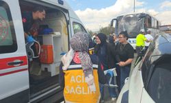 Yolcu otobüsü gemi çapası taşıyan tıra çarptı: 3 yaralı