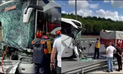 Yolcu otobüsü kamyona çarptı! Çok sayıda yaralı var