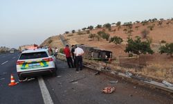 Yolcu otobüsü kontrolden çıkarak devrildi: 27 yaralı