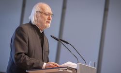 2025 Nobel Edebiyat Ödülünü kazanan Laszlo Krasznahorkai kimdir?