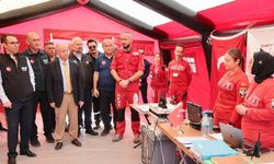 6.6 büyüklüğünde deprem tatbikatı: İzmir'de 1299 personel, 230 araç ve ekipman katıldı