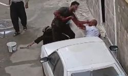Annesini tekmeledi, ağabeyini defalarca bıçaklayarak öldürdü