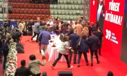 CHP İzmir İl Kongresi’nde şok anlar: Başkan adayı Çağatay Güç konuşma sonrası fenalaştı!