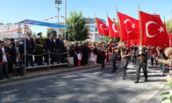 Cumhuriyet Bayramı, Edremit'te törenlerle kutlandı