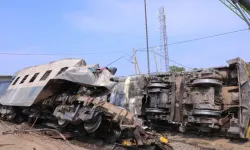 Etiyopya'da iki yolcu treni çarpıştı: 15 ölü, 29 yaralı