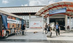 Gezici Kütüphane, her cuma Ege Üniversitesi Metro durağında