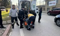 Yolun karşısına geçmeye çalışan kadına ticari araç çarptı