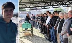 Halı sahada bir anda yere yığıldı: Üniversite öğrencis hayatını kaybetti!