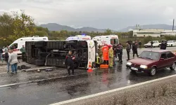 Tekstil işçilerini taşıyan midibüs devrildi: 1 ölü, 19 yaralı