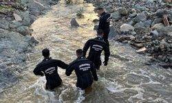 İzmir Foça’da sel felaketi: Kayıp 70 yaşındaki adamı arama çalışmaları devam ediyor