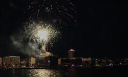 İzmir’de Cumhuriyet’in 102. yılı coşkuyla kutlandı