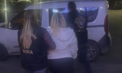 İzmir’de zehir tacirlerine dev operasyo: 76 bin 838 sentetik ecza hapı ele geçirildi