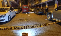 Kamyonete silahlı saldırı: Yoldan geçen genç kurşuna hedef oldu!