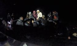 Karaburun açıklarında motor arızası paniği: 43 düzensiz göçmen kurtarıldı