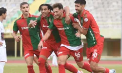 Karşıyaka küllerinden doğdu: Futbolda namağlup, voleybolda kayıpsız zirvede
