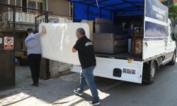 Konaklılar arasında dayanışma büyüyor: Bir elden çıkan diğerine umut oluyor