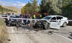 Korkunç çarpışma! Direksiyon başındaki sürücü hayatını kaybetti