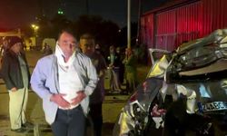 Korkunç kaza: Otomobil hurdaya döndü, sürücü yürüyerek ambulansa gitti