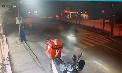 Kurye çarptı, sürücüler seyirci kaldı! Kan donduran anlar